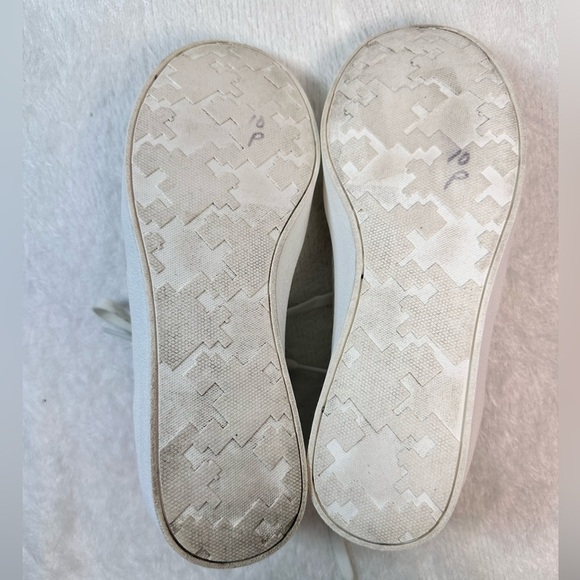 Dr. Scholl's Silver Sneakers with Platform Sole🤍🤍 - Picture 8 of 10